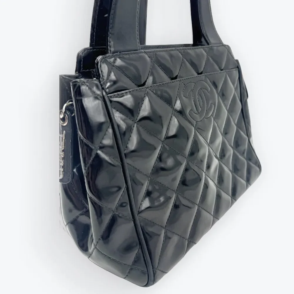 Auth Vtg Chanel Small CC Black Quilted Patent Leather Slit Pocket Shoulder Bag